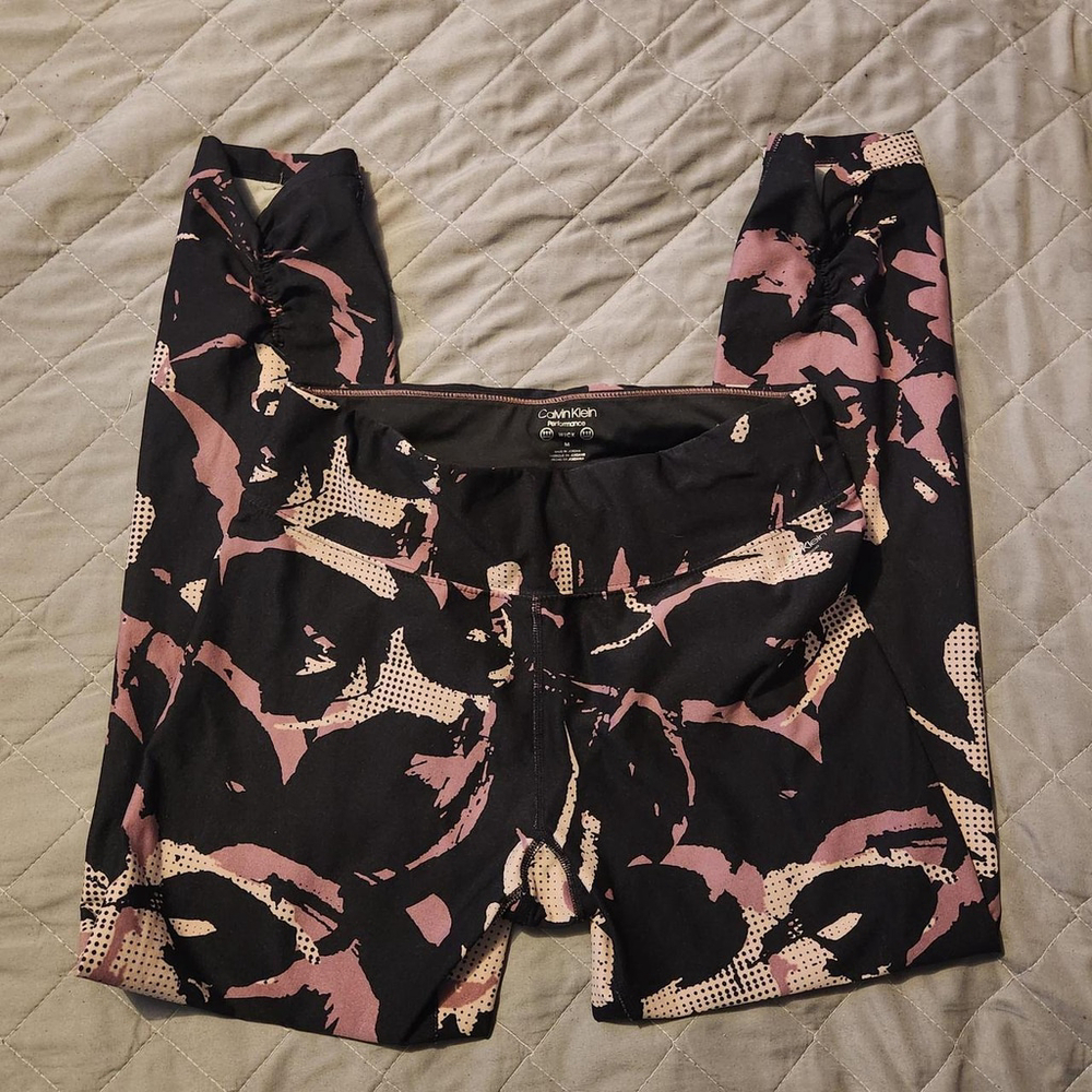 Athleisure Medium Abstract Black Pink & White Performance Leggings Calvin Klein